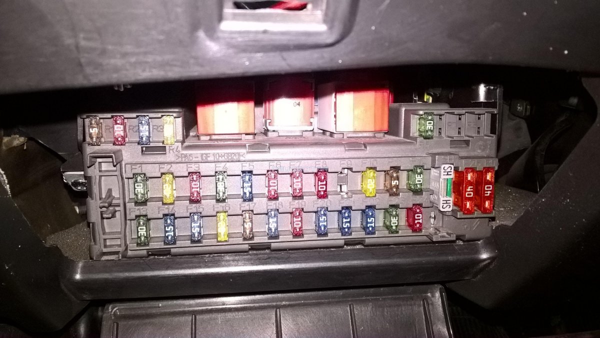 Блок предохранителей Пежо 607