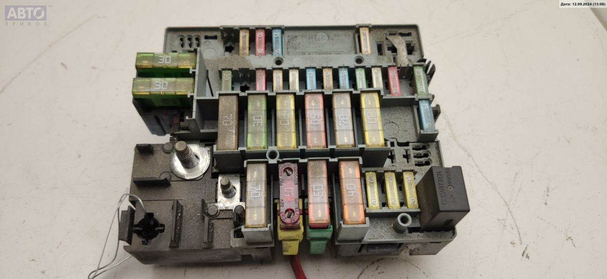 3613722м блок предохранителей