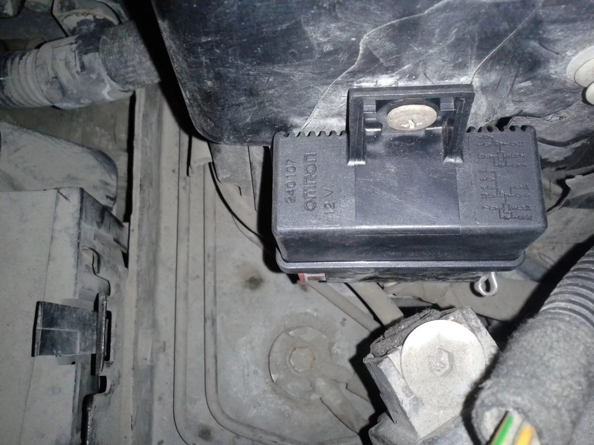 Пежо 206 реле АБС