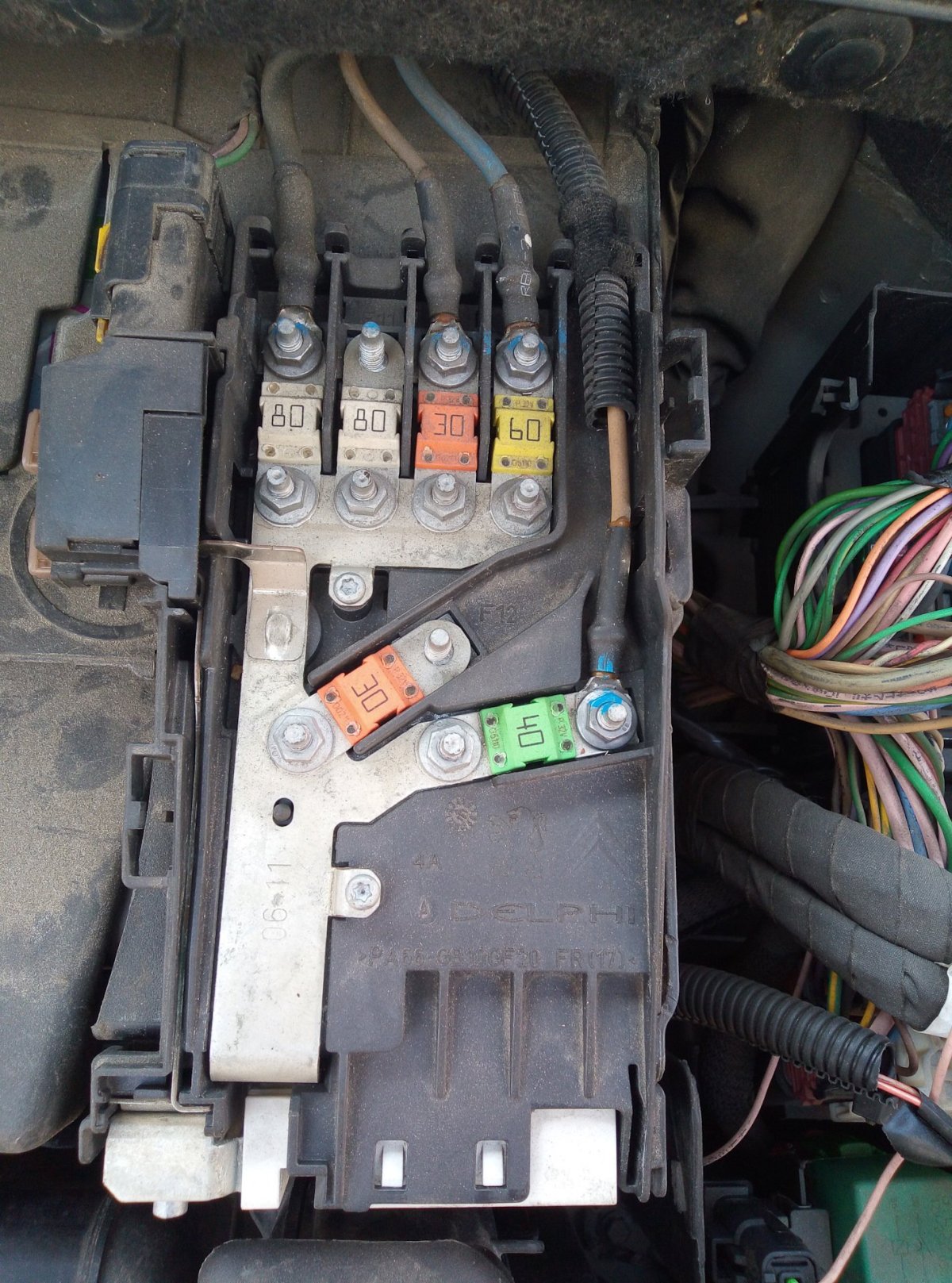 Предохранитель вентилятора Пежо 308