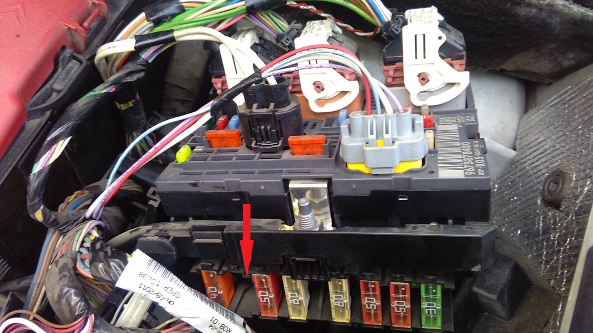 Силовые предохранители Пежо партнер 1.4