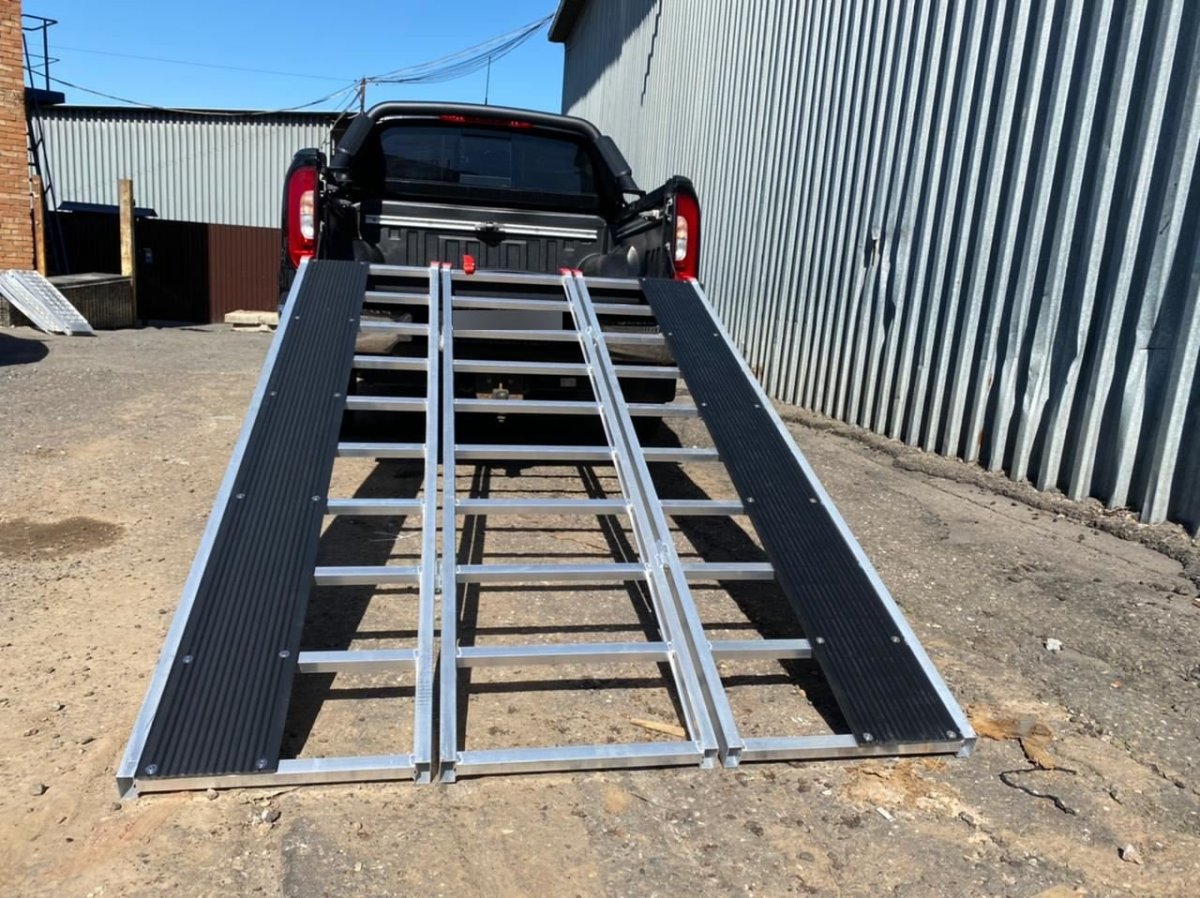 Петли для борта-трапа для снегохода