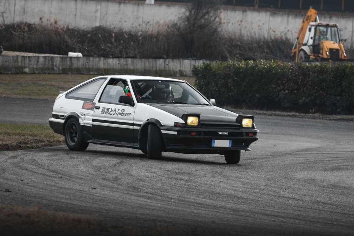 Toyota Corolla Sprinter Trueno ae86