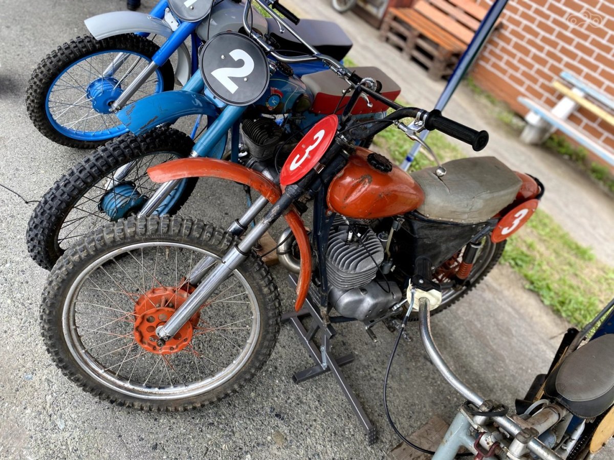 Минск кроссовый м106