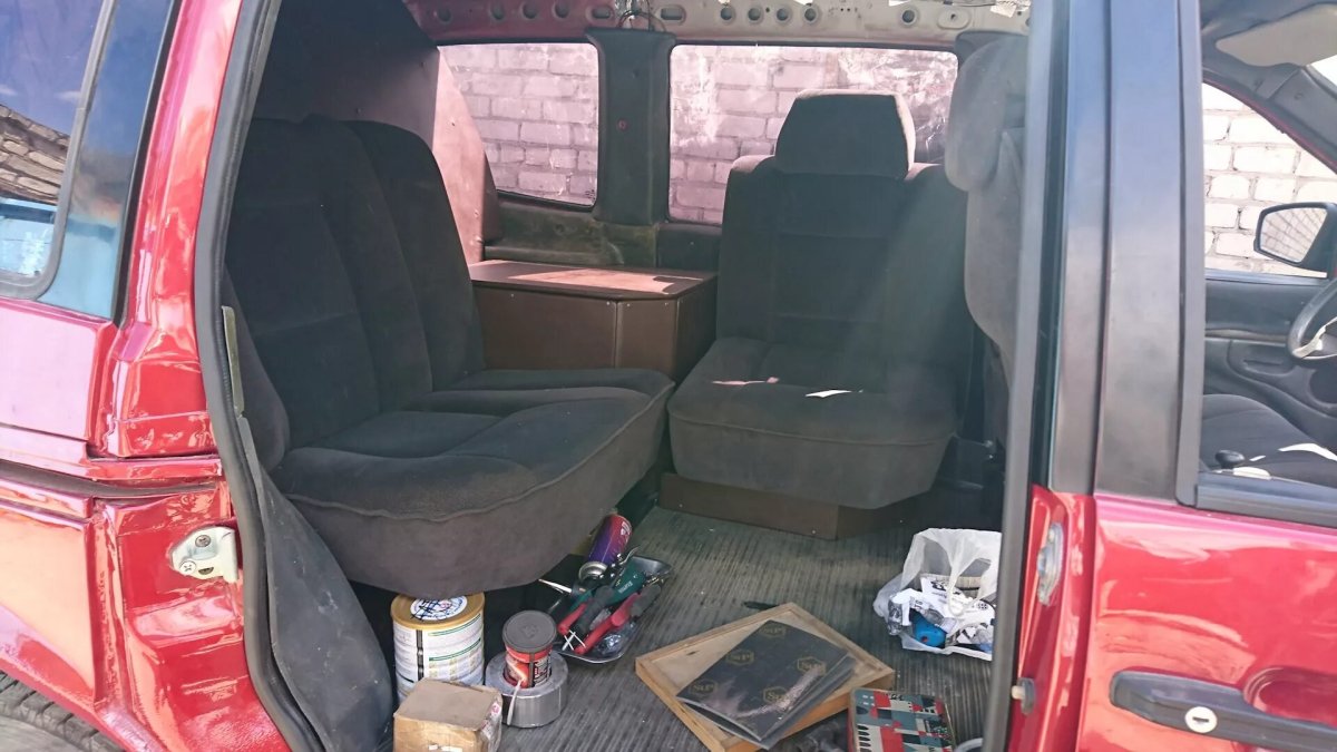 Спальное место в ВАЗ 2120 Надежда