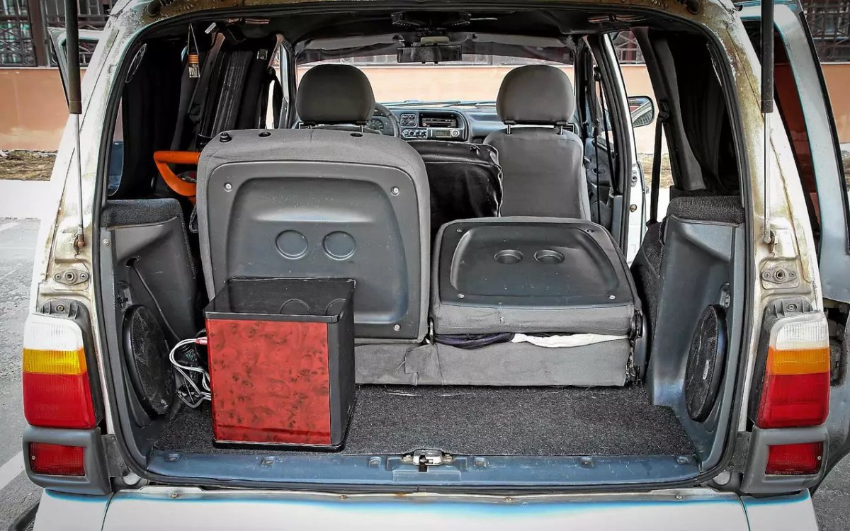 ВАЗ-2120 Надежда Нива