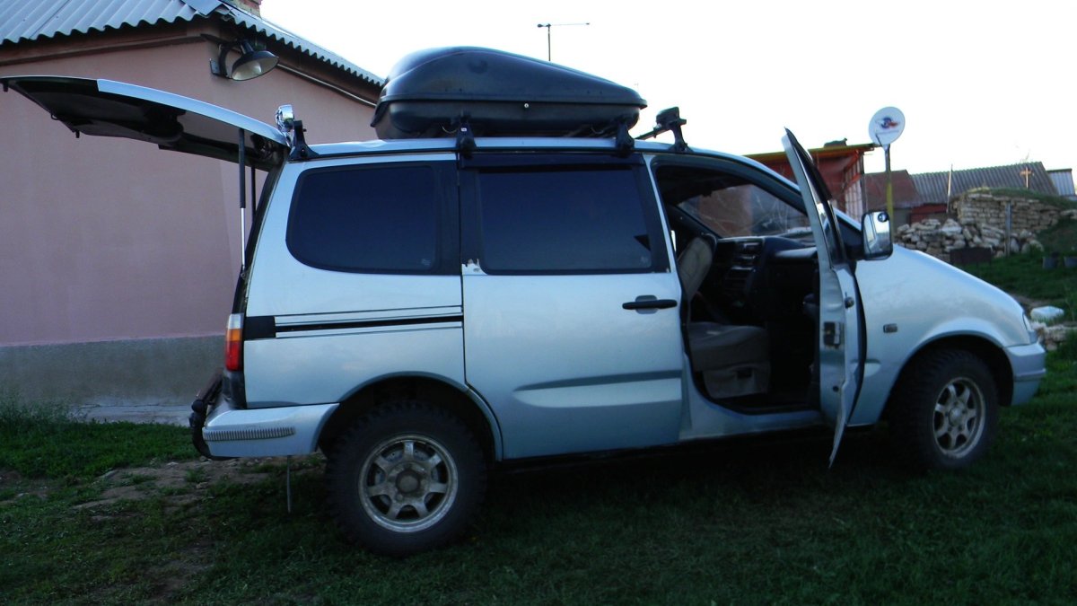 ВАЗ 2120 2005 года