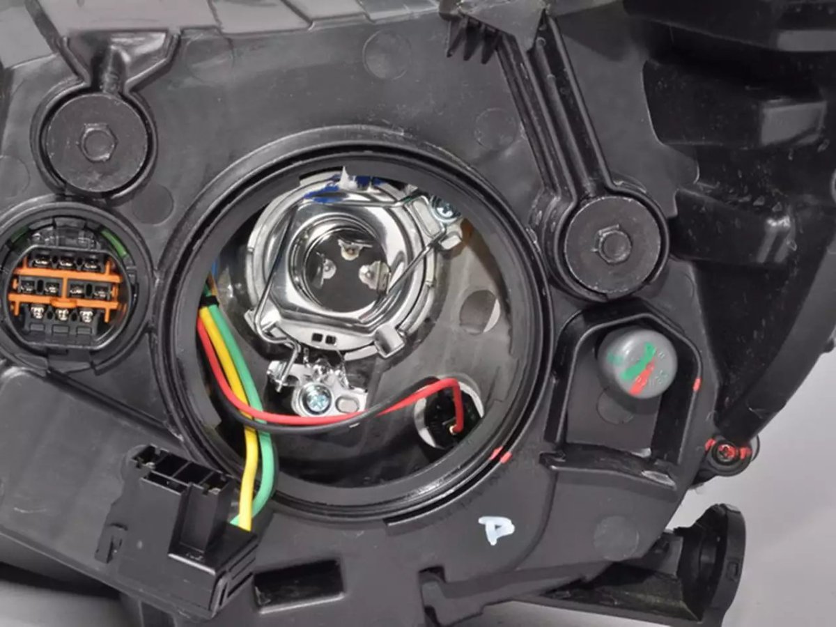 Киа Рио лампочка ближнего света