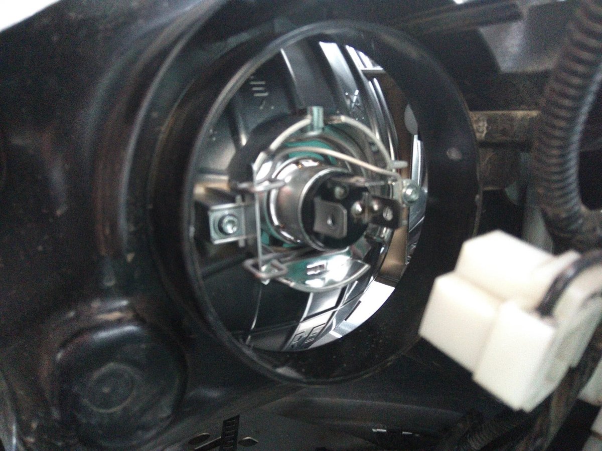 Лампочка ближнего света ВАЗ 2190