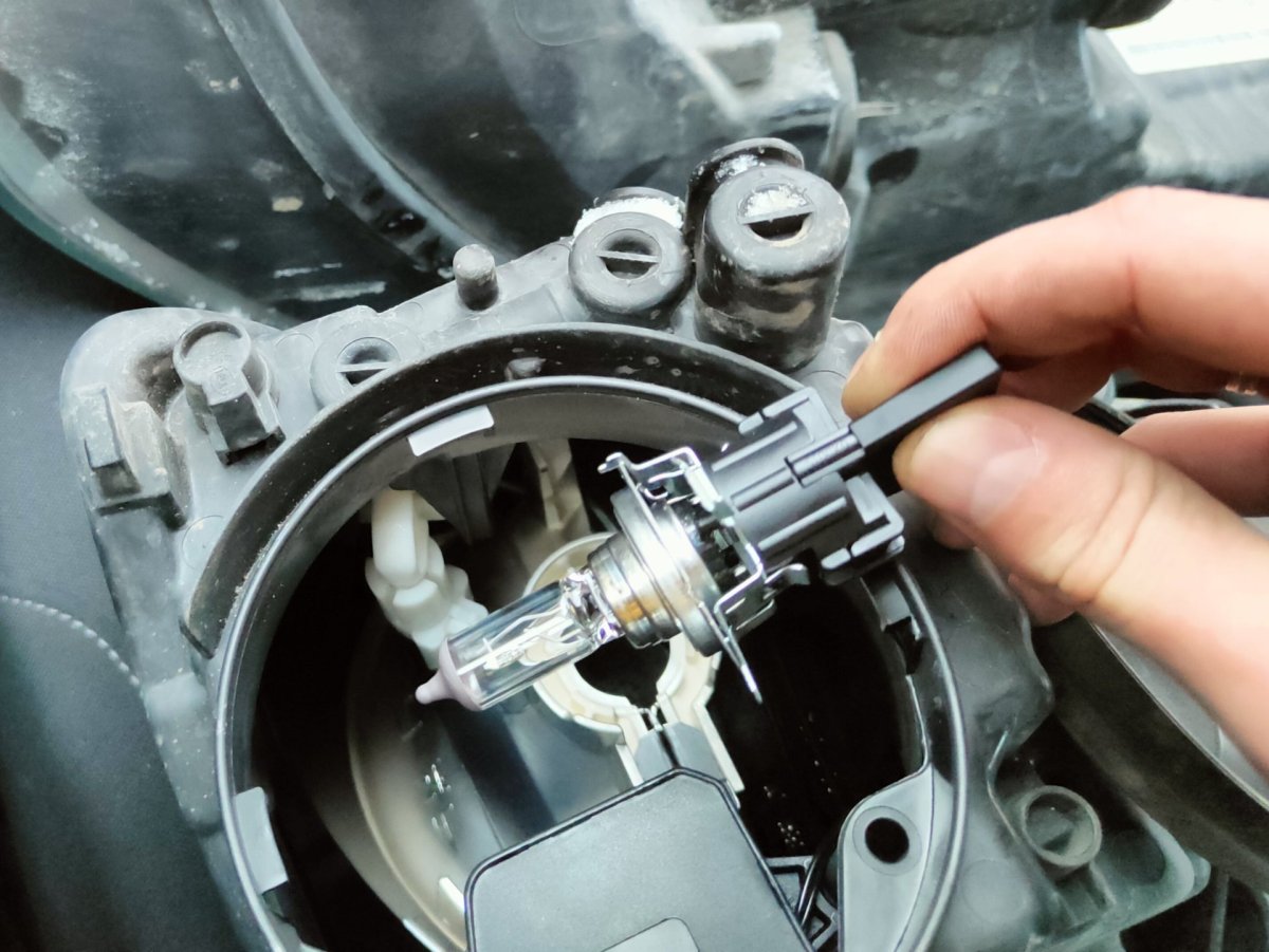 Лампочка ближнего света Фольксваген поло 2012