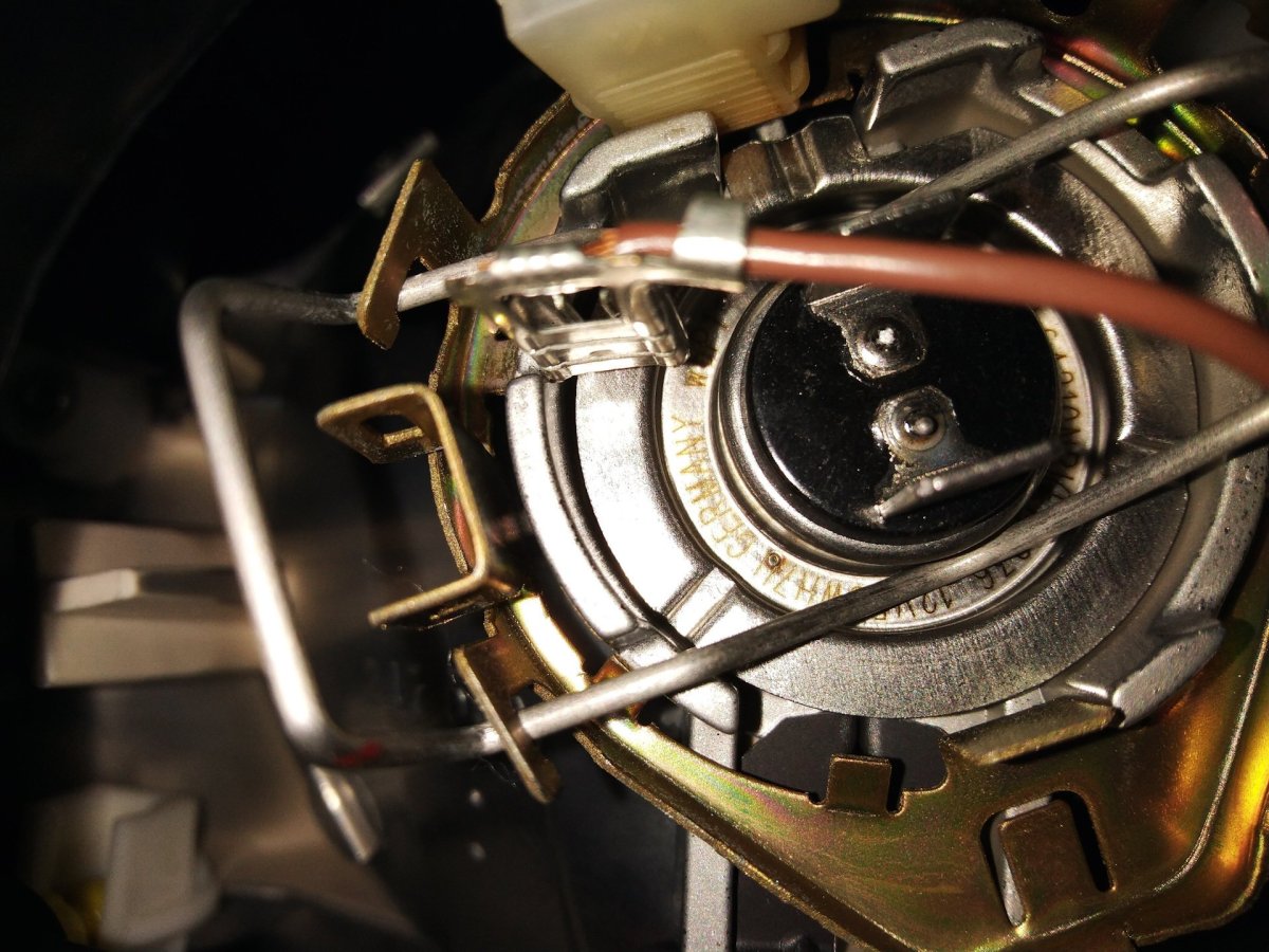 Лампочка ближнего света Лада Калина