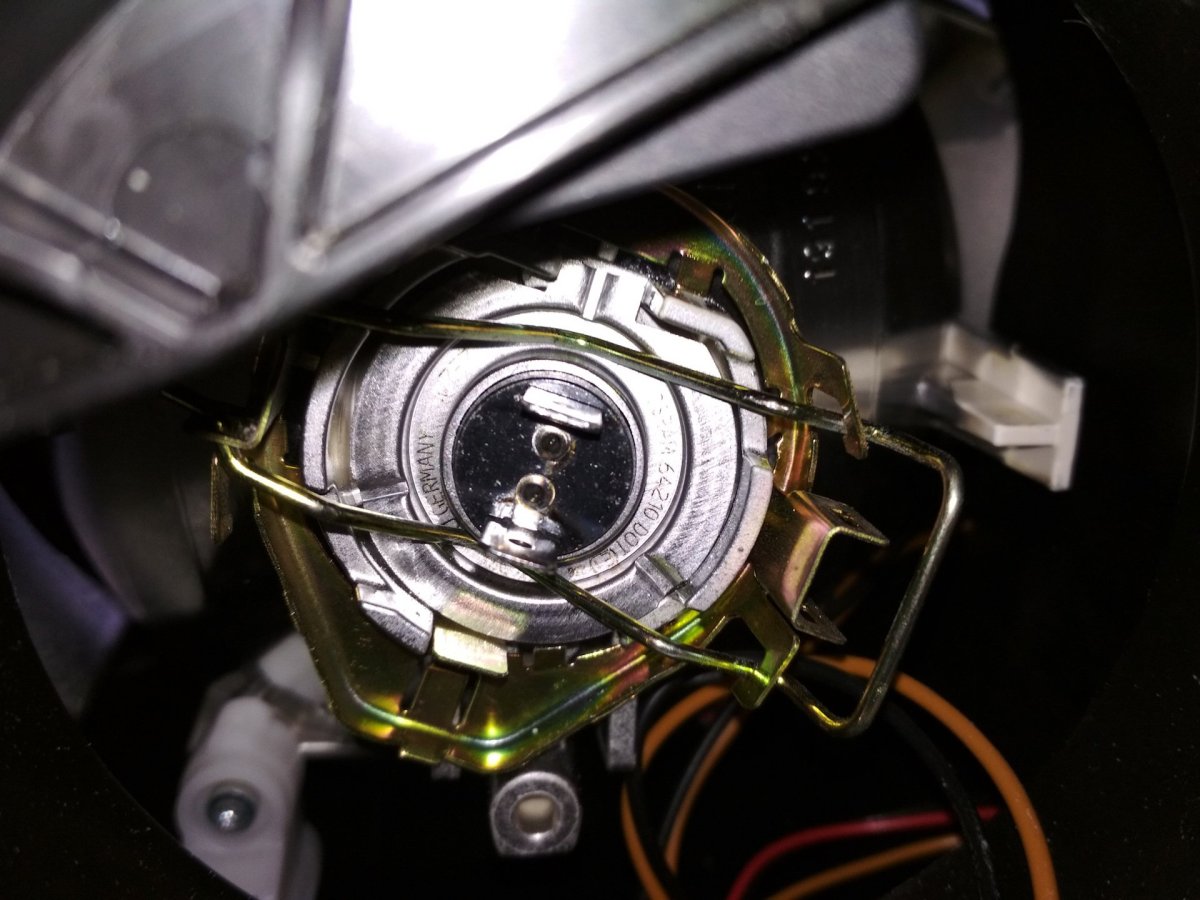 Цоколь лампочки ближнего света Калина 2