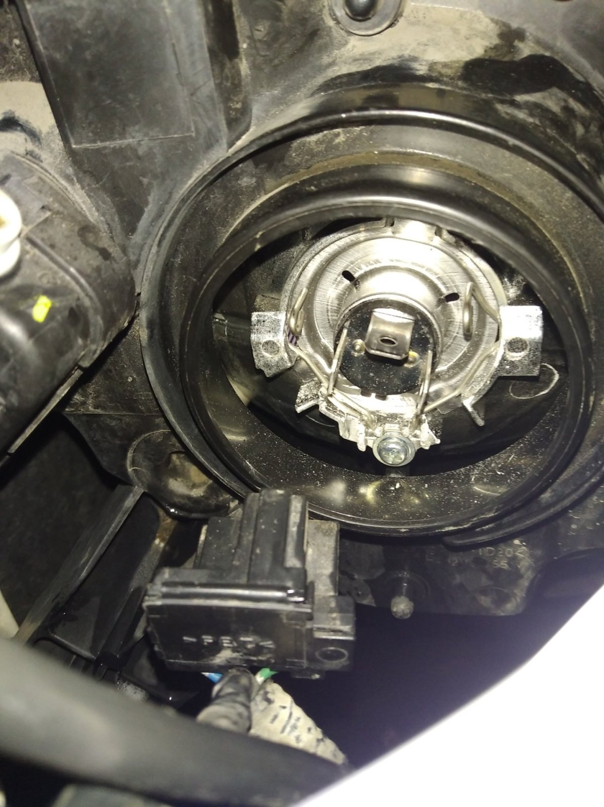 Лампочка ближнего света Ниссан Жук