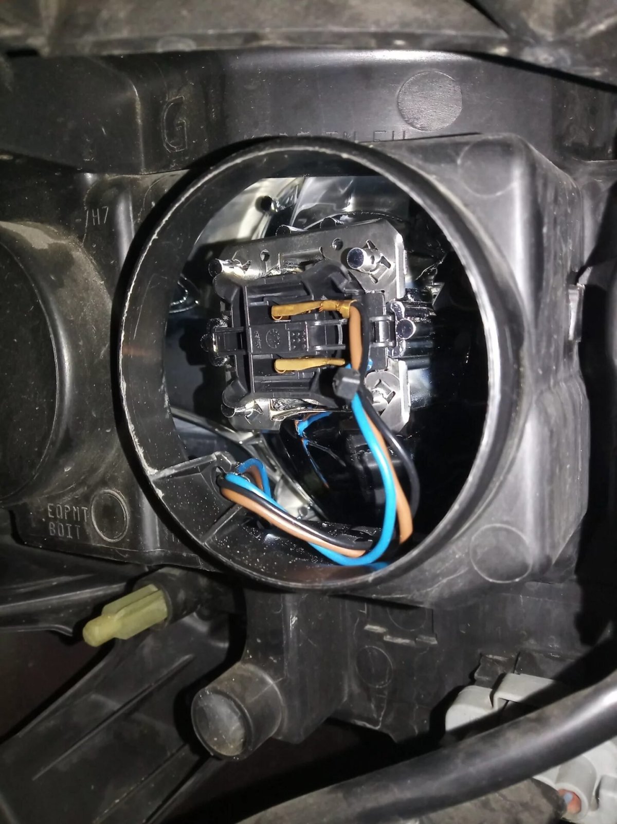 Лампа ближнего света Рено Меган 2