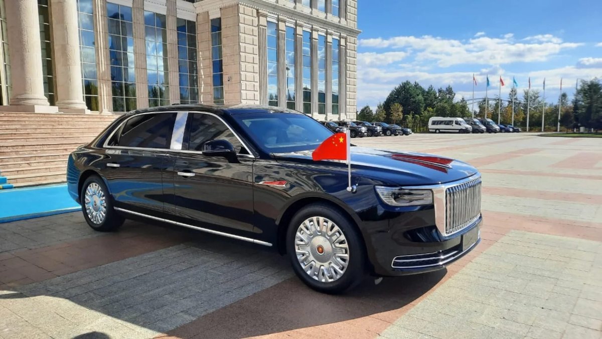 Лимузины Hongqi n701