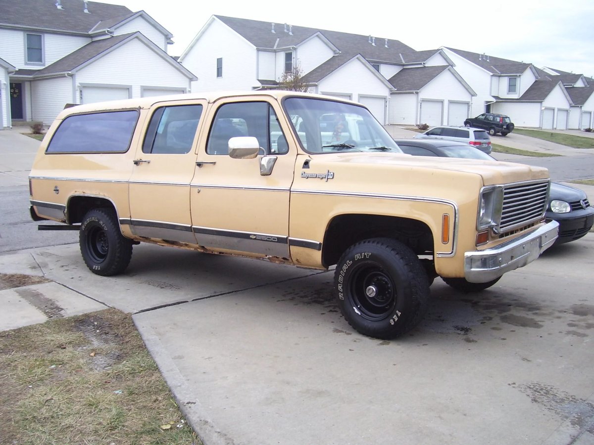 Шевроле Субурбан 1974