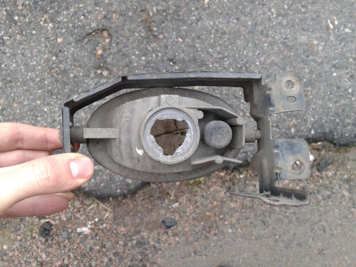 Крепление туманок Аккорд 7