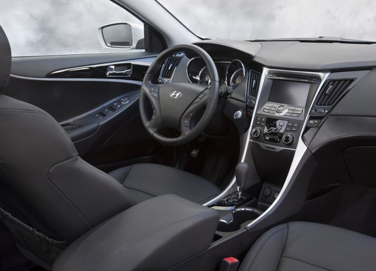 Hyundai Sonata 2011 Interior