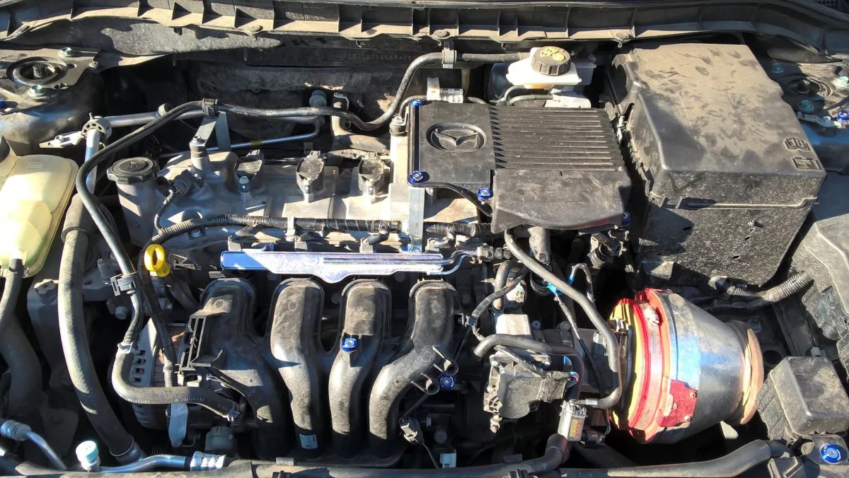 Мазда 3 БК под капотом