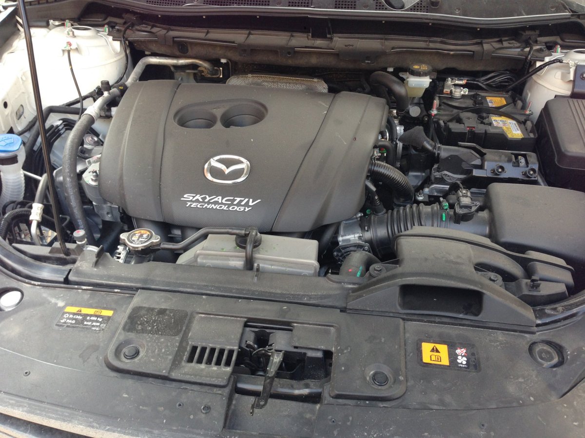 Подкапотное пространство Mazda cx7 2.3
