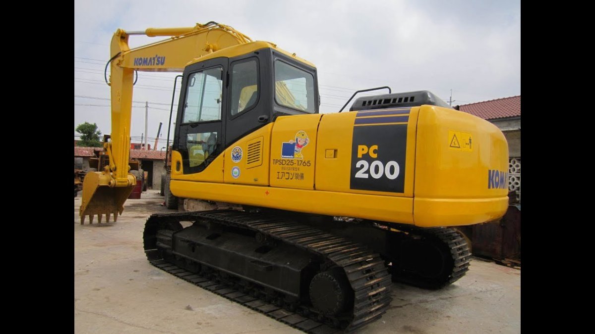 Гусеничный экскаватор Komatsu 200