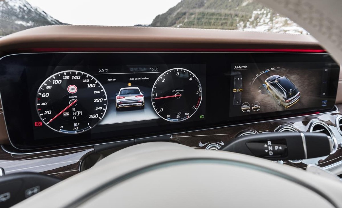Приборная панель Mercedes 213