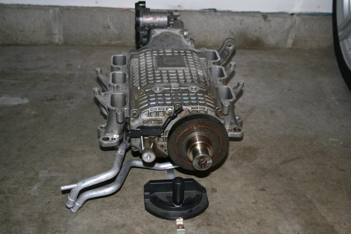 Компрессор на 112 мотор Мерседес