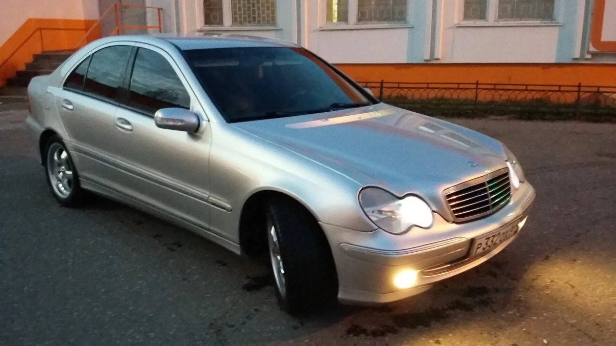 Мерседес 203 1.8 компрессор белый