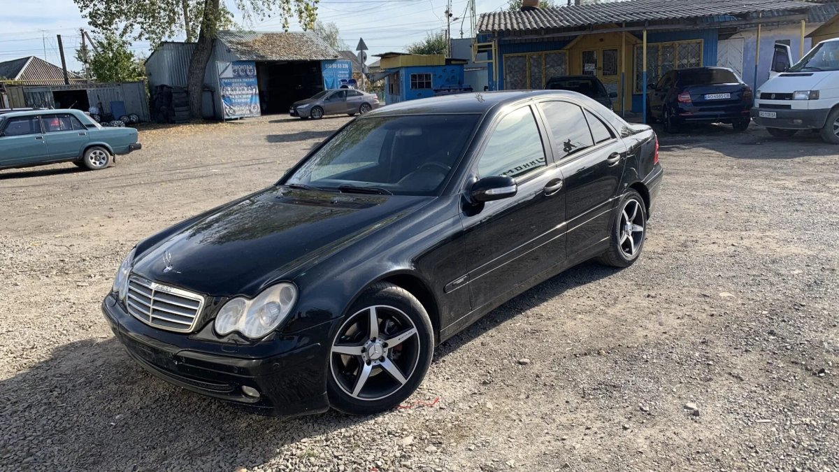 Мерседес Бенц с 200 2001г