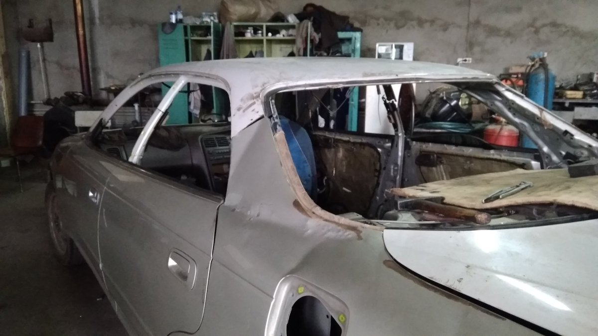 Заводской шов на стойки крыши Марк 90