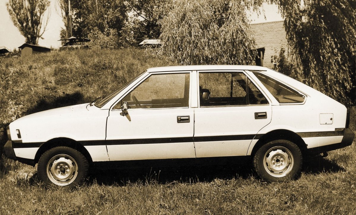 Автомобиль FSO Polonez