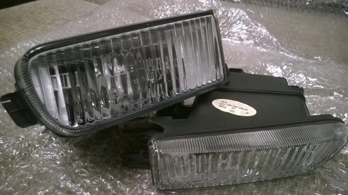 Туманки Ауди 100 с4