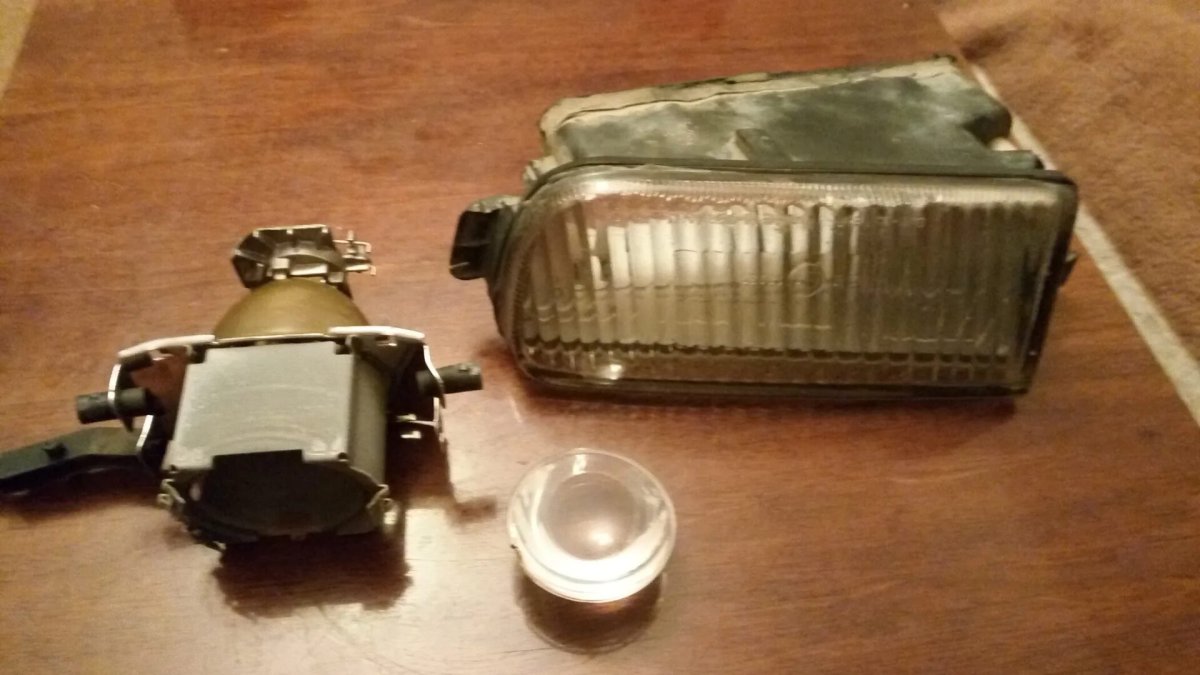 Противотуманные фары Audi 100 с4