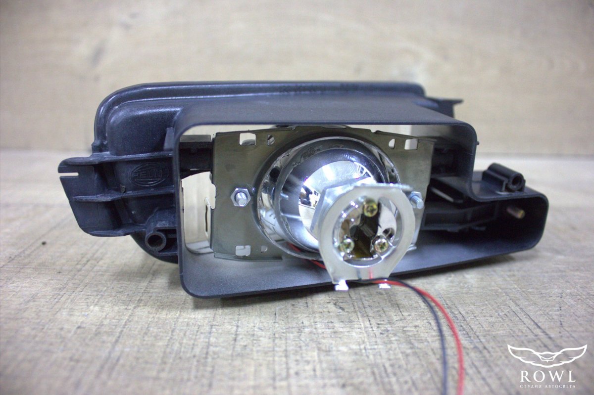 Линзы в Ауди 100 с4