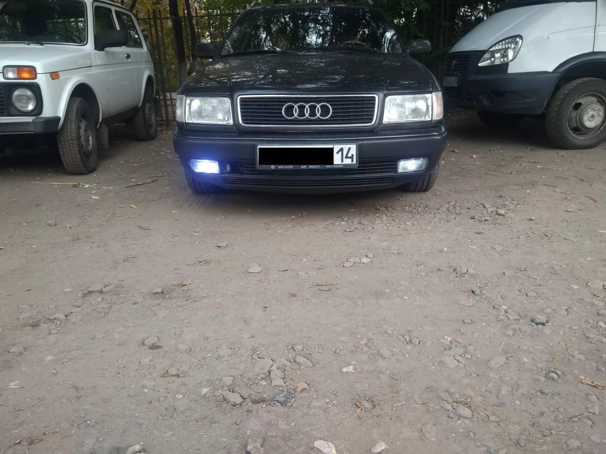 Ауди 100 с4 1992 с противотуманками