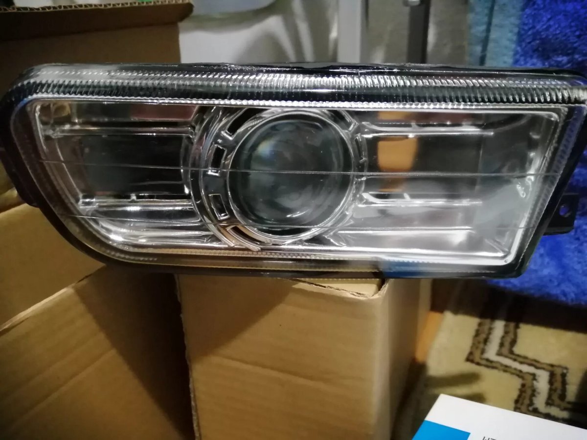 Лед туманки на Ауди 100 с3