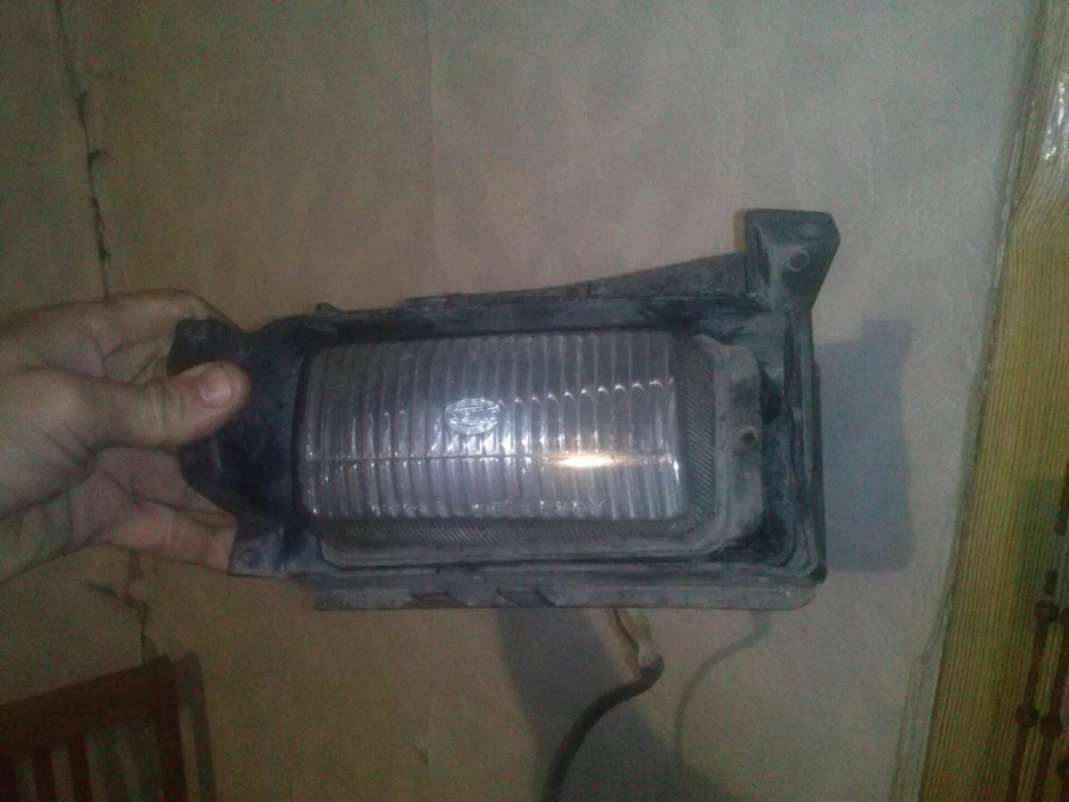 Поворотники противотуманки Ауди 200