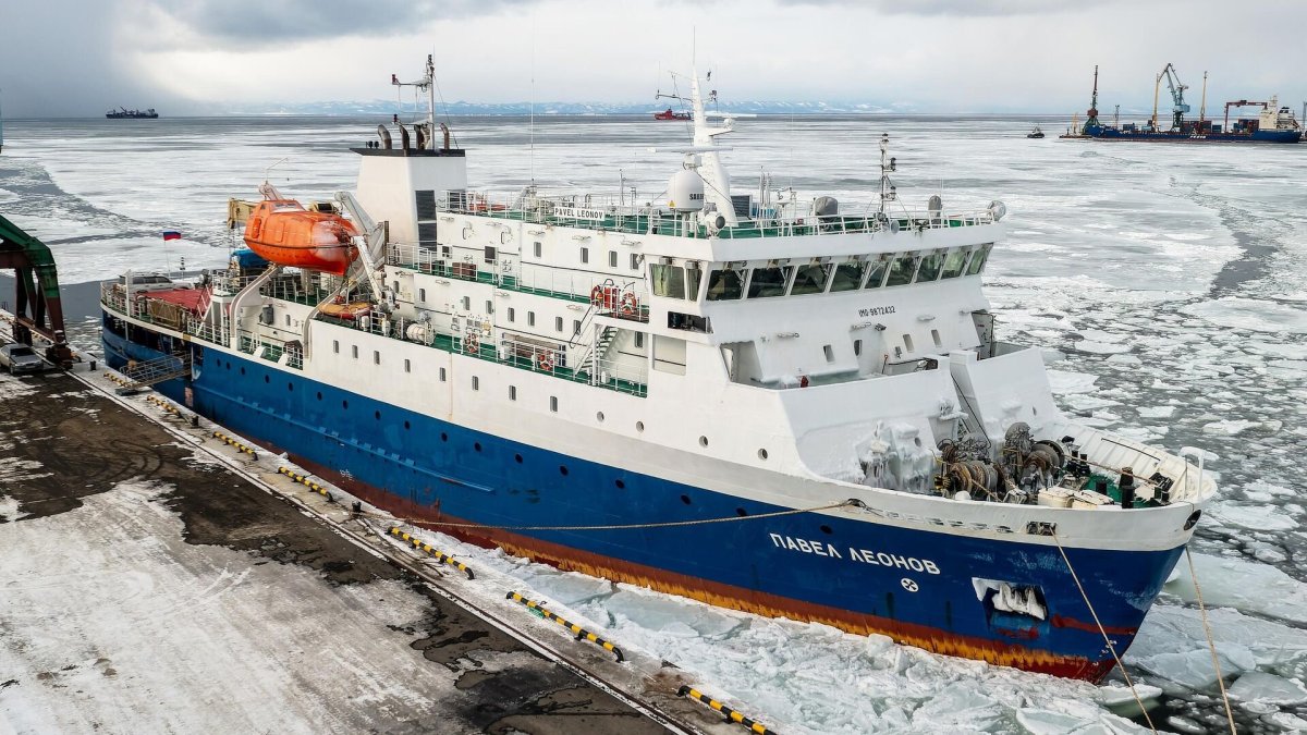 Теплоход Павел Леонов