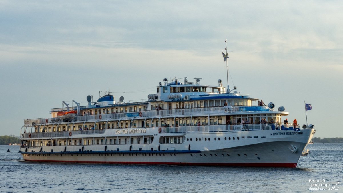 Юрий Долгорукий теплоход 588