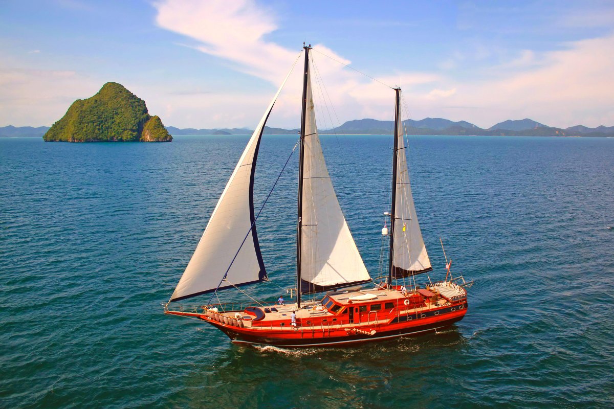 Двухмачтовые парусники яхты