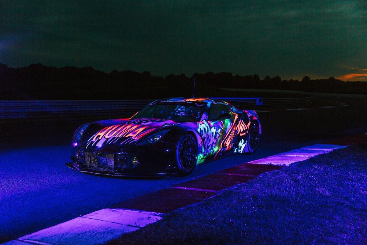 Шевроле Корвет неон 4к