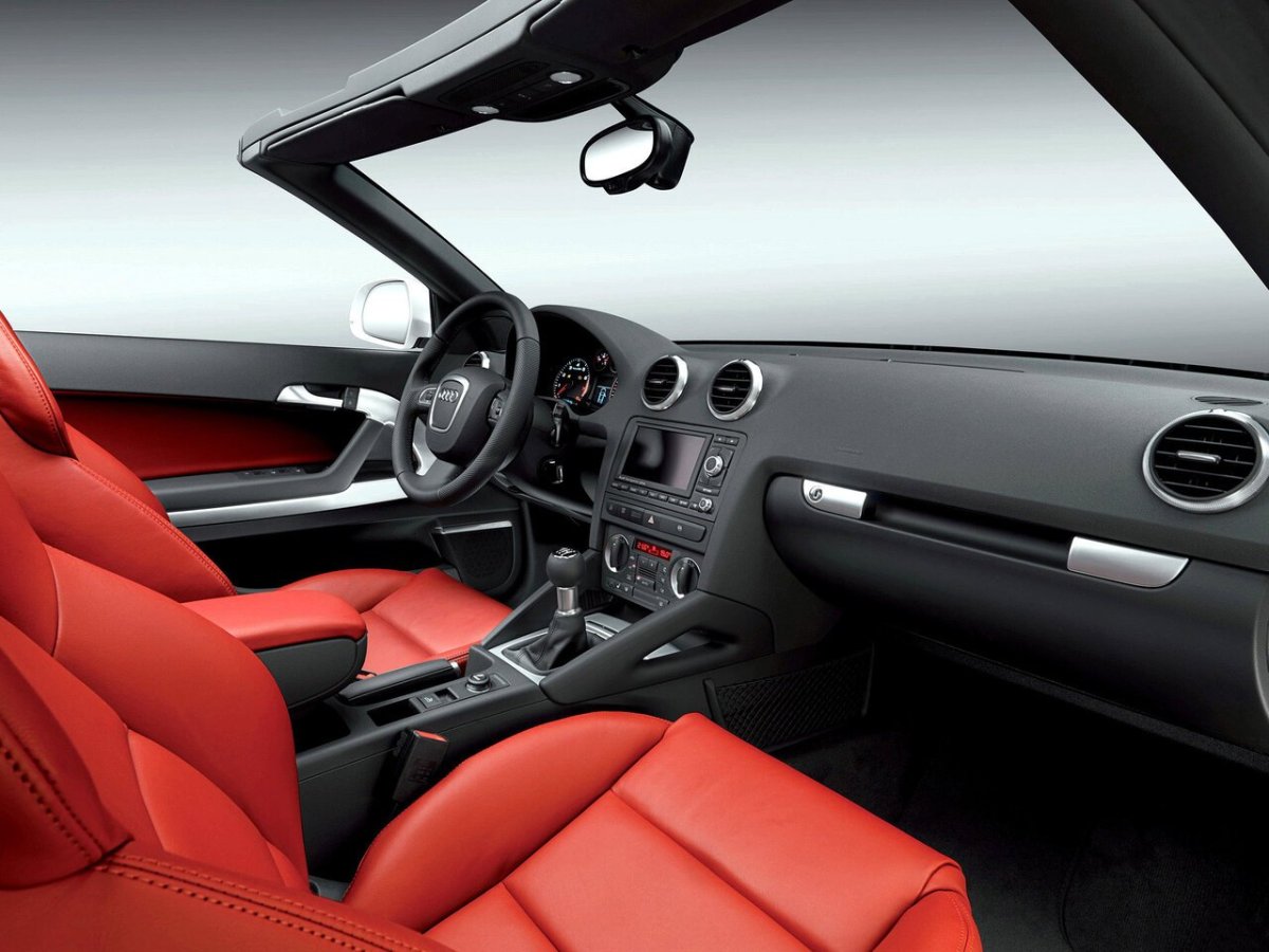Audi a3 красный салон