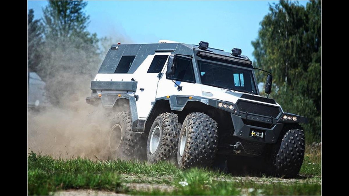 AVTOROS Shaman 8x8 atv