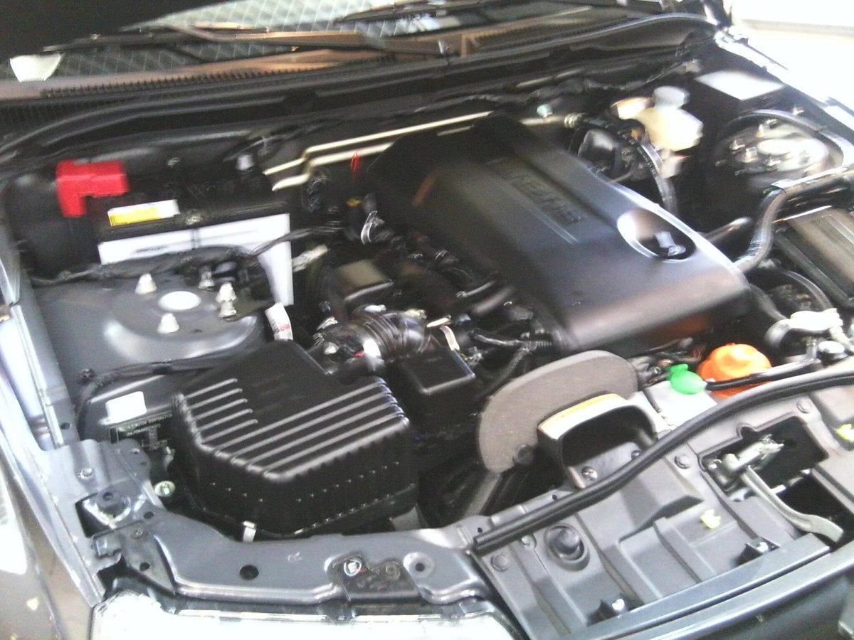 Suzuki Grand Vitara 2006 под капотом
