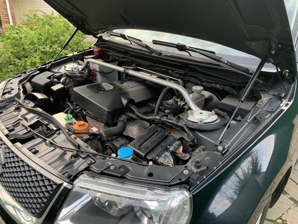 Suzuki Grand Vitara 2.4 под капотом