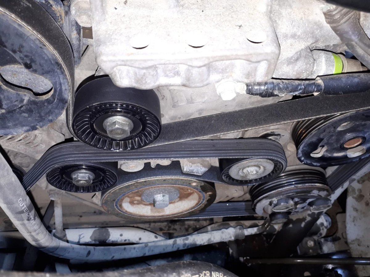 Suzuki Grand Vitara 2.4 обводной ремень