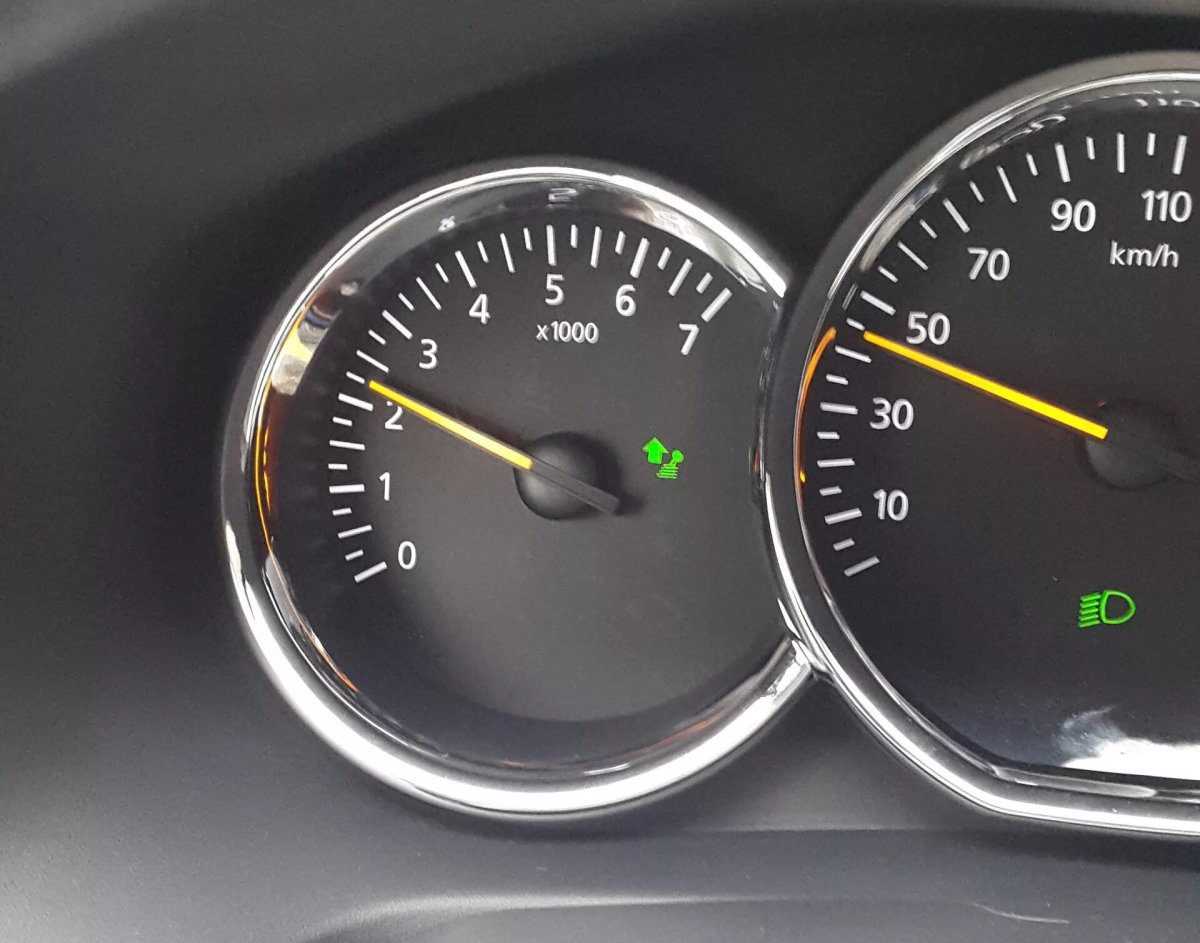 Рено Логан 1 тахометр