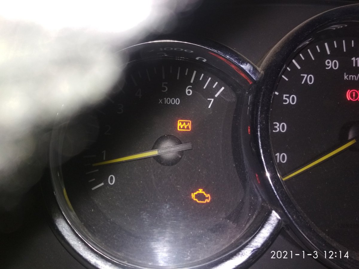 Рено Логан 2 горит чек