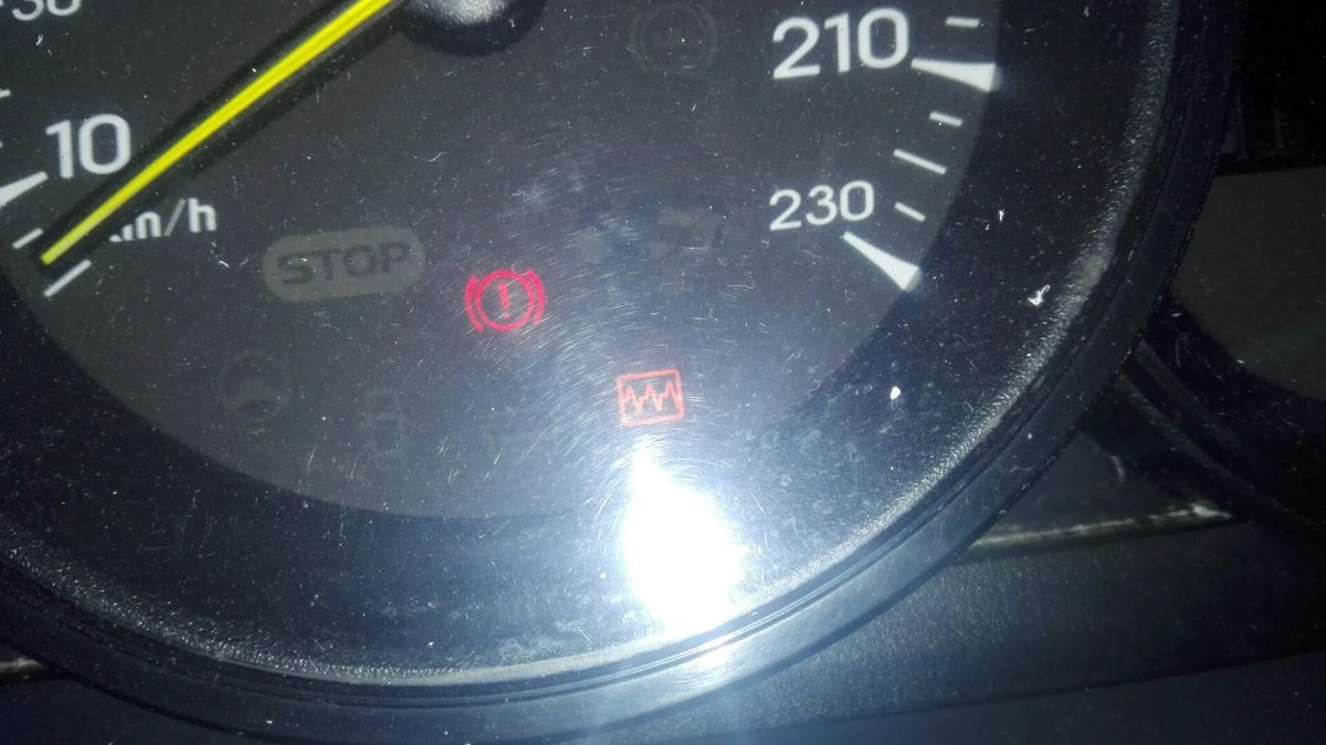 Значки на панели приборов Renault Megane 3