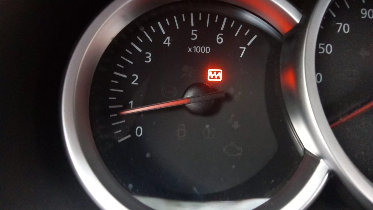 Renault Sandero Stepway сигнальная лампа